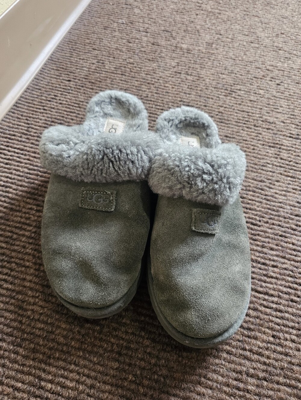 UGG  Slippers Women Size 10